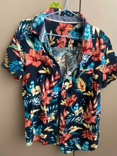 Camisa hawaiana floreada - miniatura 1