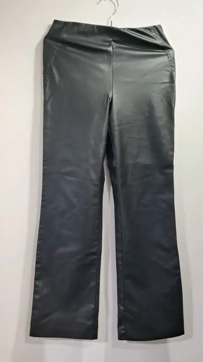 Pantalones de cuero sintético negros - miniatura 1