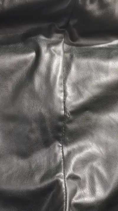 Pantalones de cuero sintético negros - miniatura 4