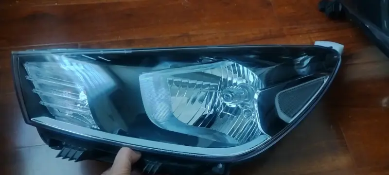 Óptico izquierdo Kia Rio año 20-23 - 2