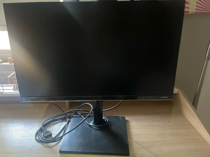 Monitor Samsung LED 24 pulgadas - 1