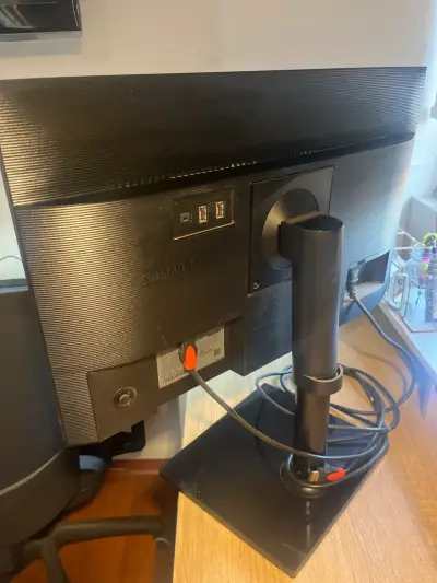 Monitor Samsung LED 24 pulgadas - miniatura 3
