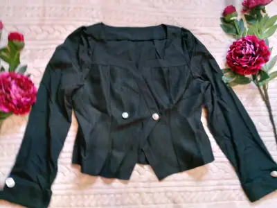 Blusa negra elegante mujer - miniatura 2