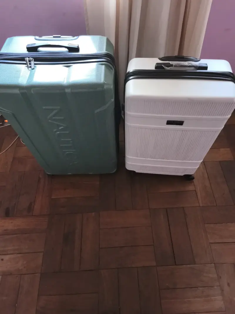 Set de maletas rígidas verde y blanca - 1