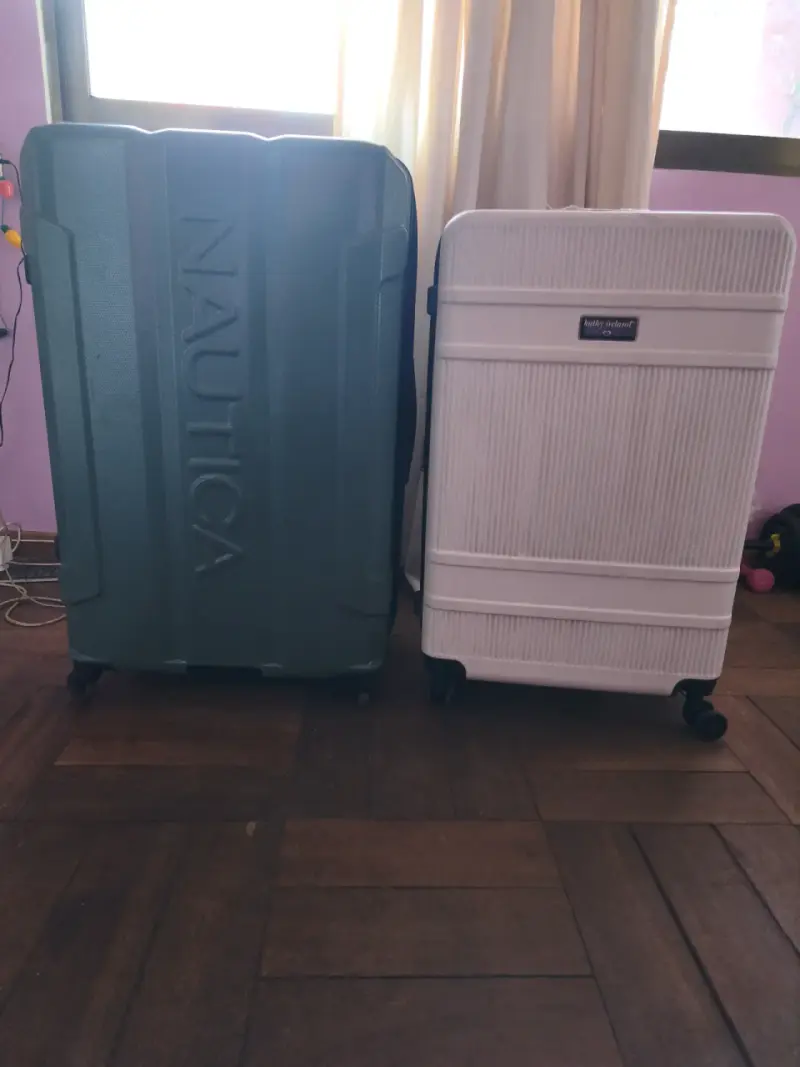 Set de maletas rígidas verde y blanca - 2
