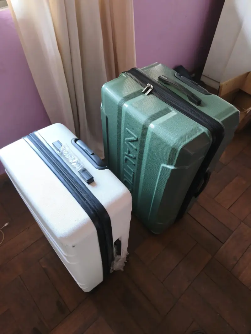 Set de maletas rígidas verde y blanca - 6
