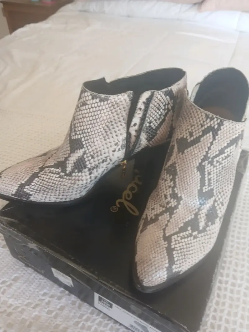 Botines estilo serpiente - 2