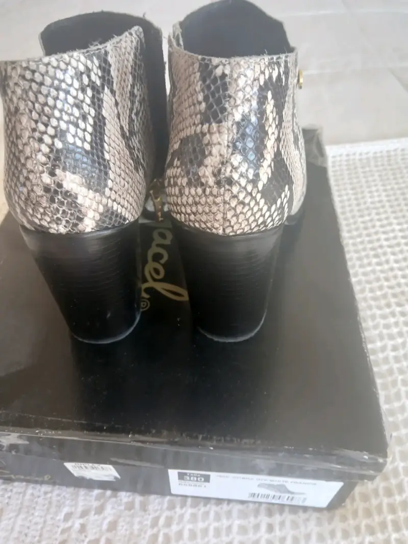 Botines estilo serpiente - 3