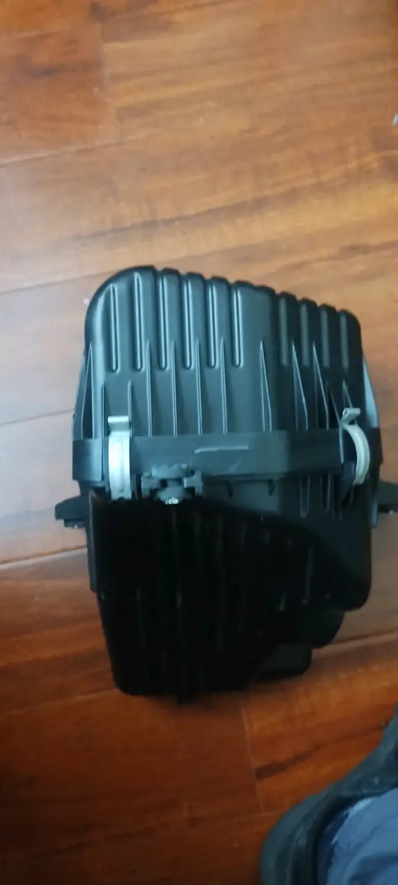 Porta filtro de aire Suzuki Grand Nomade - 6