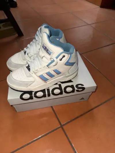 Zapatillas Adidas blancas de caña alta - miniatura 4