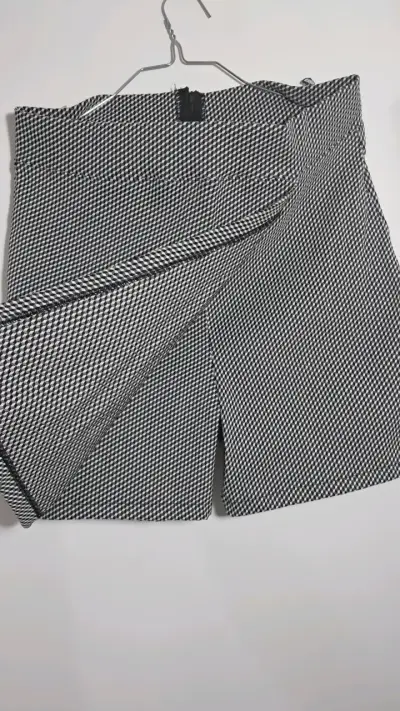 Falda short cruzada blanco y negro - miniatura 2