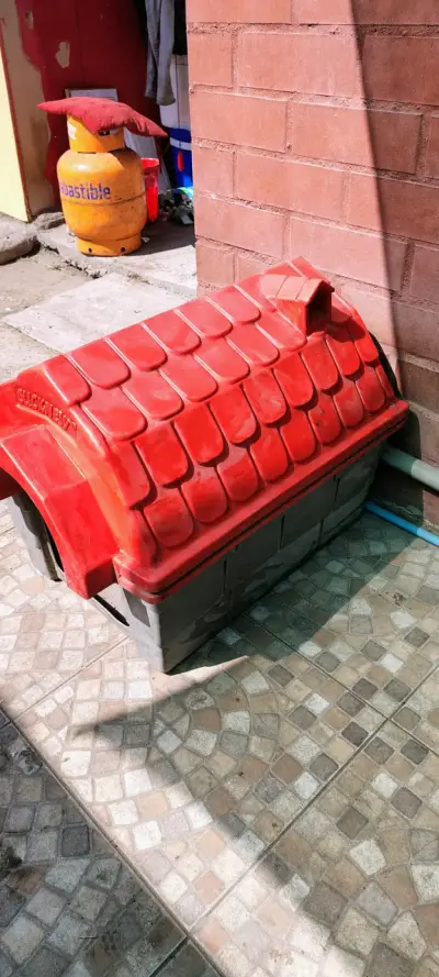 Casita para perro roja - miniatura 2
