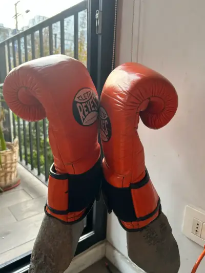 Guantes de boxeo naranjos Cleto Reyes - miniatura 2