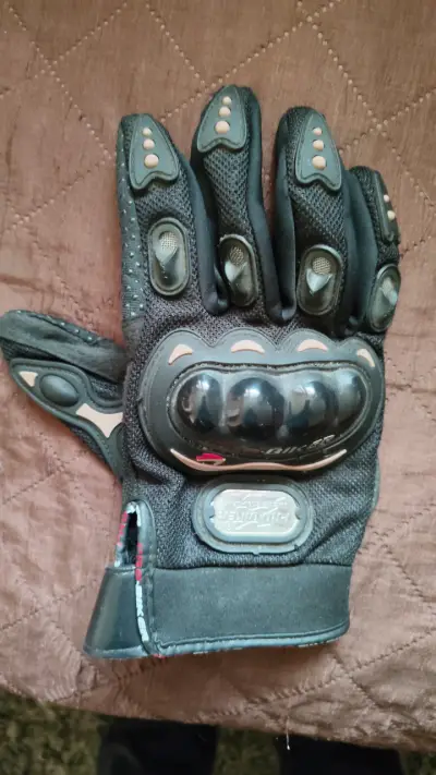 Guante motociclista negro con protecciones - miniatura 1