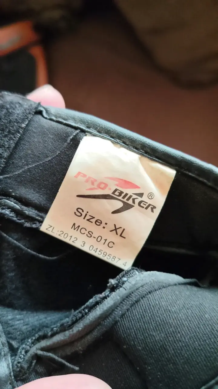Guante motociclista negro con protecciones - 4