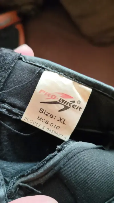 Guante motociclista negro con protecciones - miniatura 4