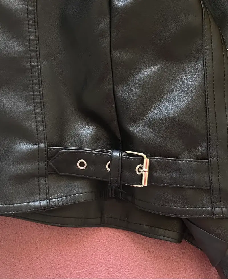 Chaqueta negra estilo biker. - 4