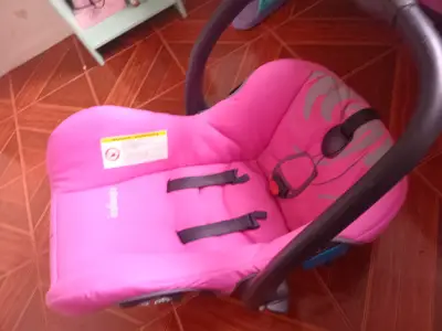Silla de auto infantil rosada - miniatura 6