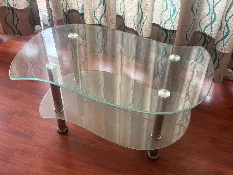 Mesa de vidrio moderna