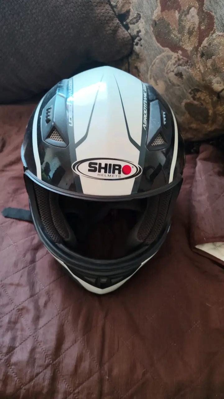 Casco Shiro diseño aerodinámico - 1