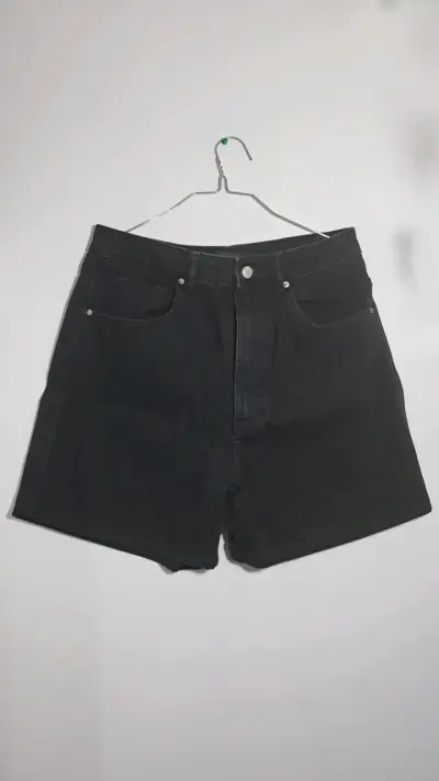 Shorts negros de mezclilla - miniatura 1