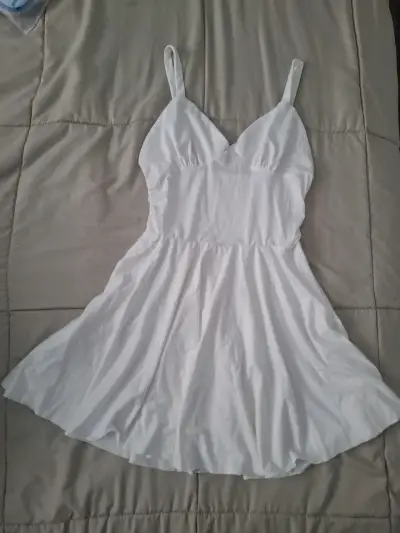 Vestido blanco con tirantes - miniatura 1