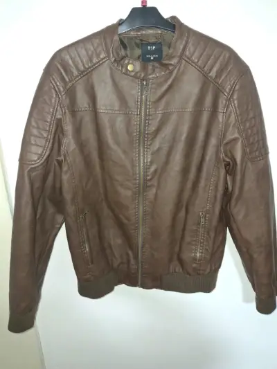 Chaqueta café estilo motociclista - miniatura 1