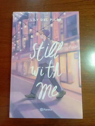 Libro Still With Me nuevo - miniatura 1
