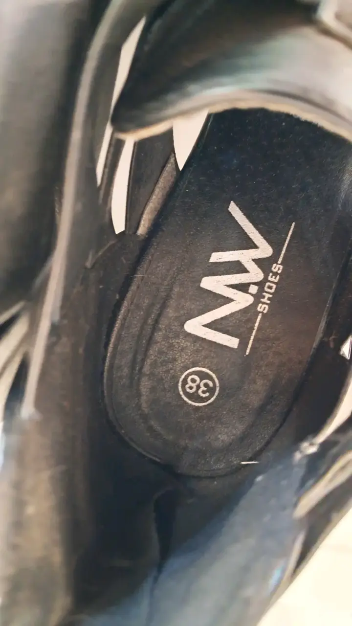 Botines negros con tiras - 5
