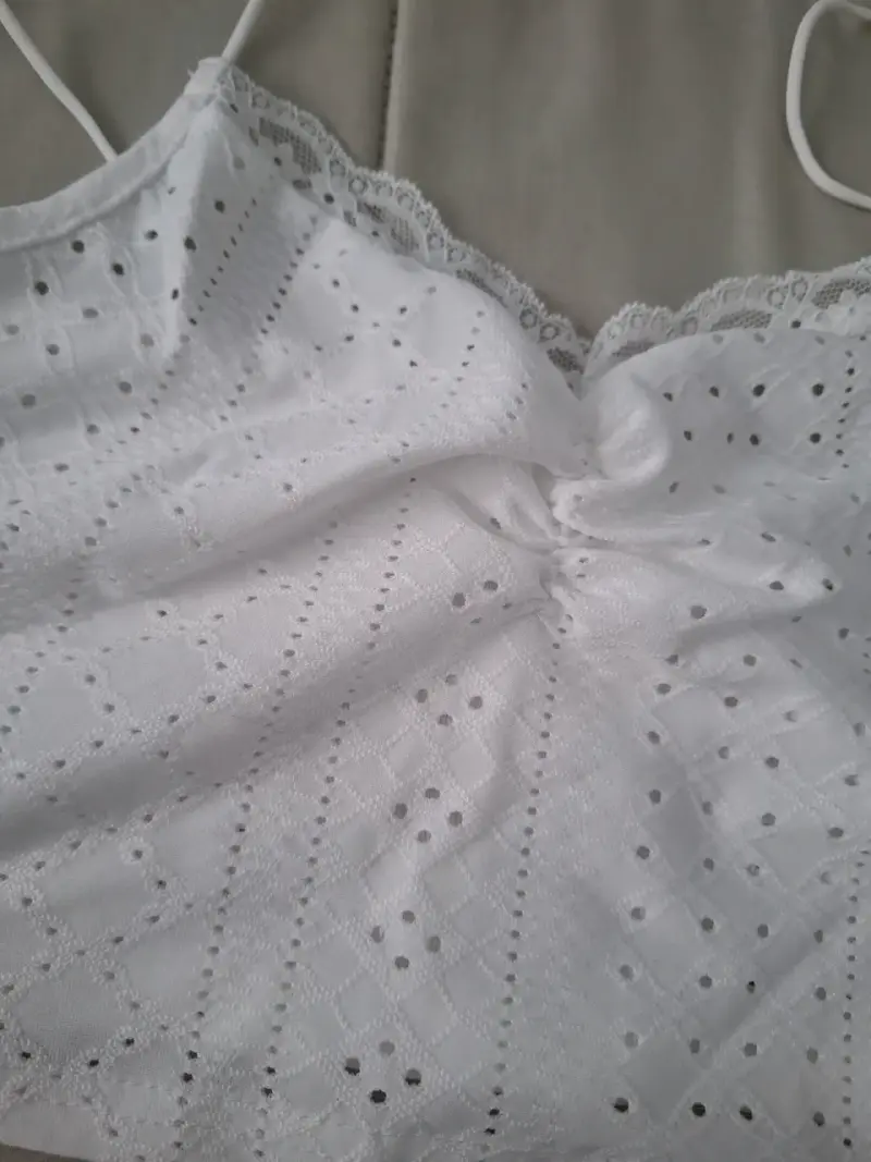 Top blanco con encaje - 2