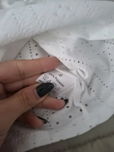 Top blanco con encaje - miniatura 3