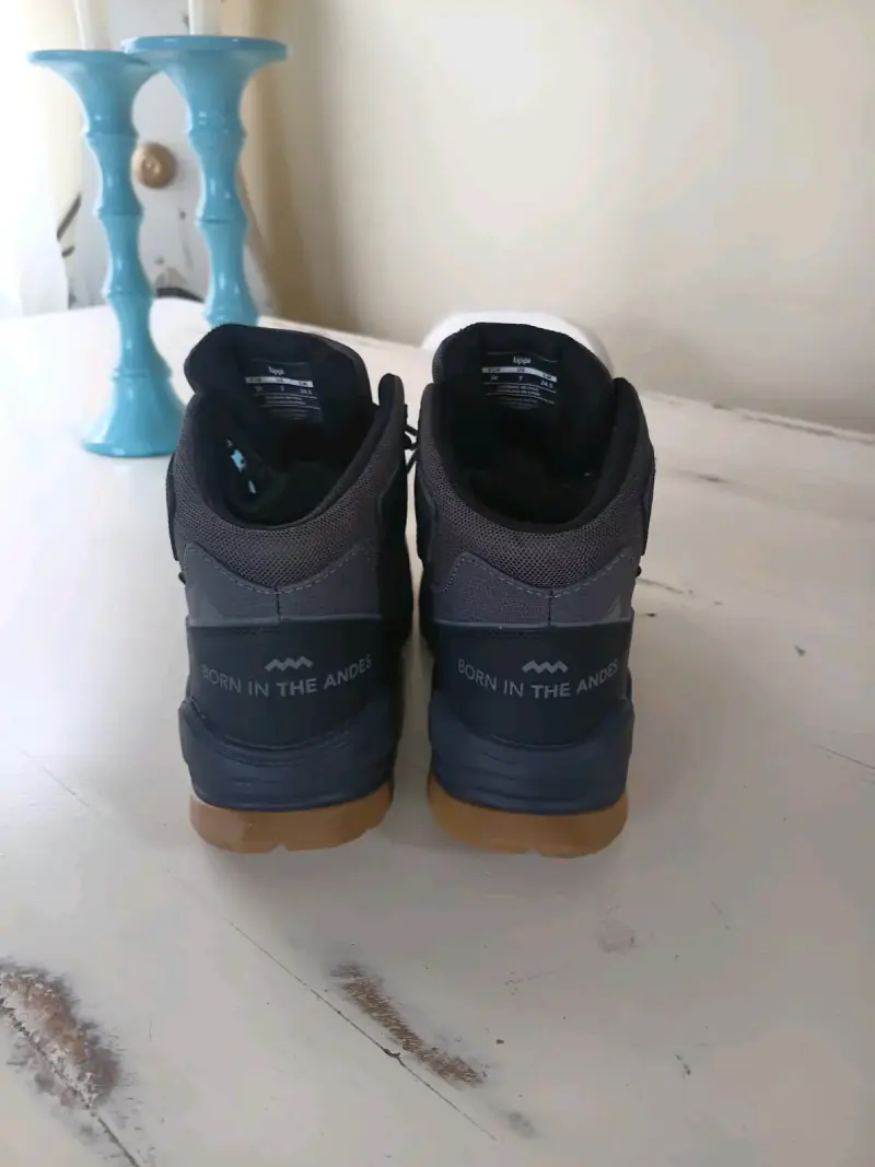 Zapatillas negras Born in the Andes - 1