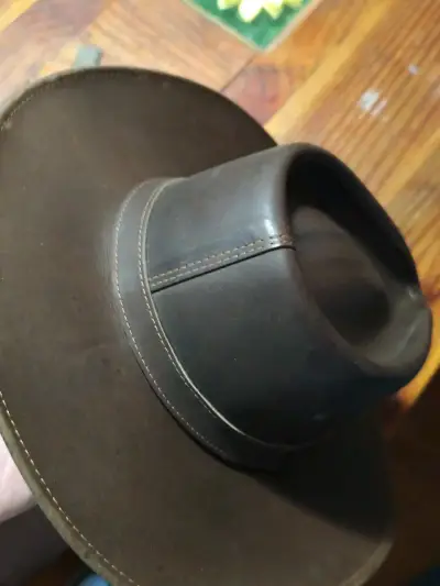 Sombrero de cuero marrón - miniatura 5
