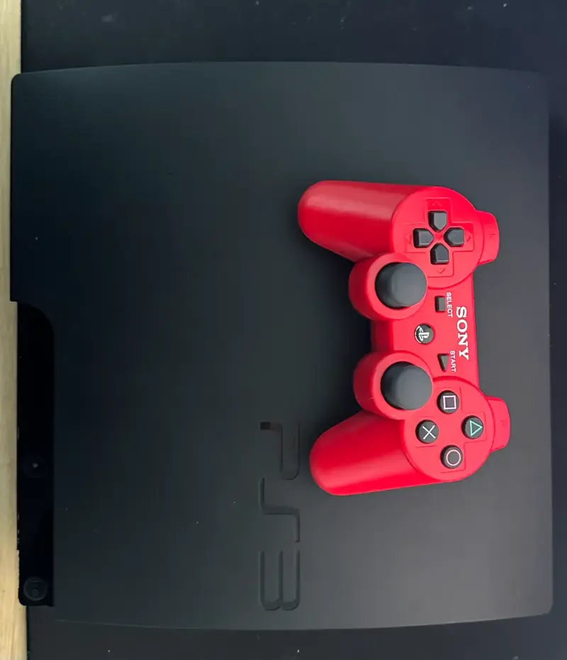 Consola PS3 con juegos y control - 2