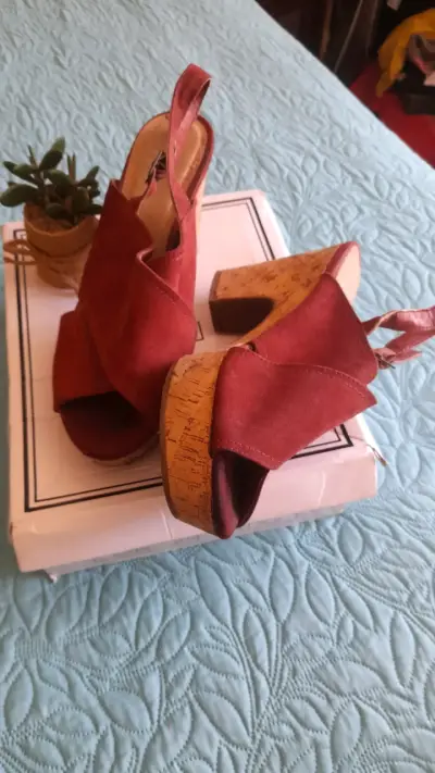 Sandalias de tacón corcho rojo - miniatura 1