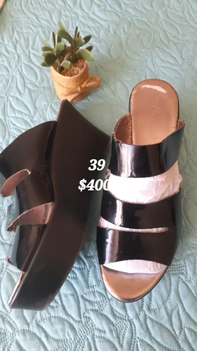 Sandalias de tacón corcho rojo - miniatura 4