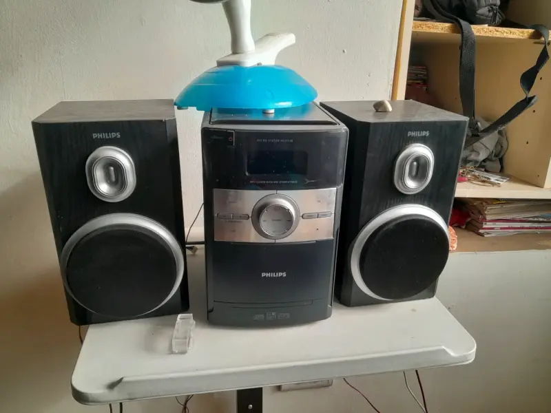 Equipo de sonido Philips mcm148 con parlantes