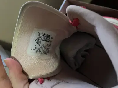 Jordan 1 Mid Rosadas Originales Talla 39 - miniatura 3