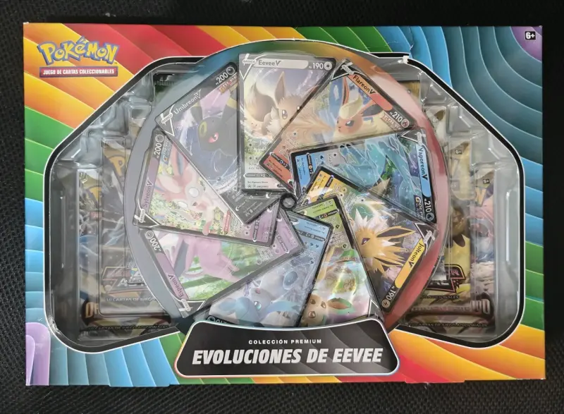 Colección Premium Pokémon Evoluciones de Eevee - 1
