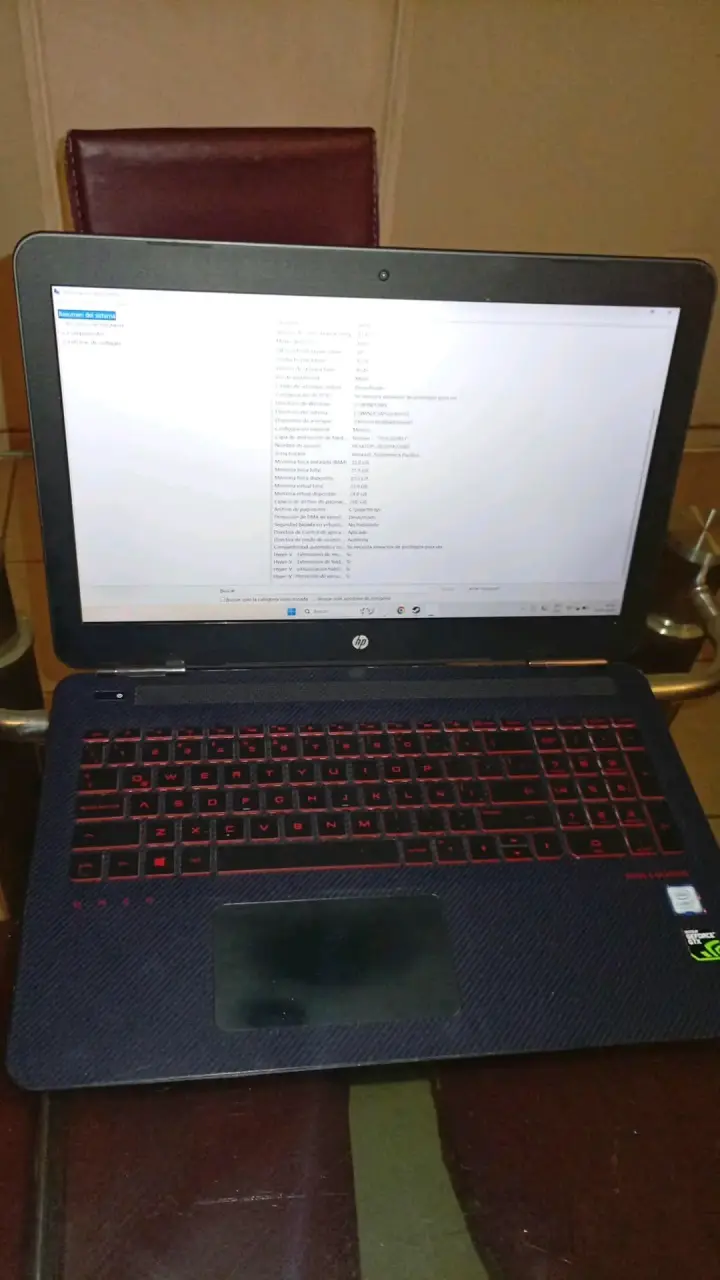 Laptop HP Omen 15 ax 200 - 3