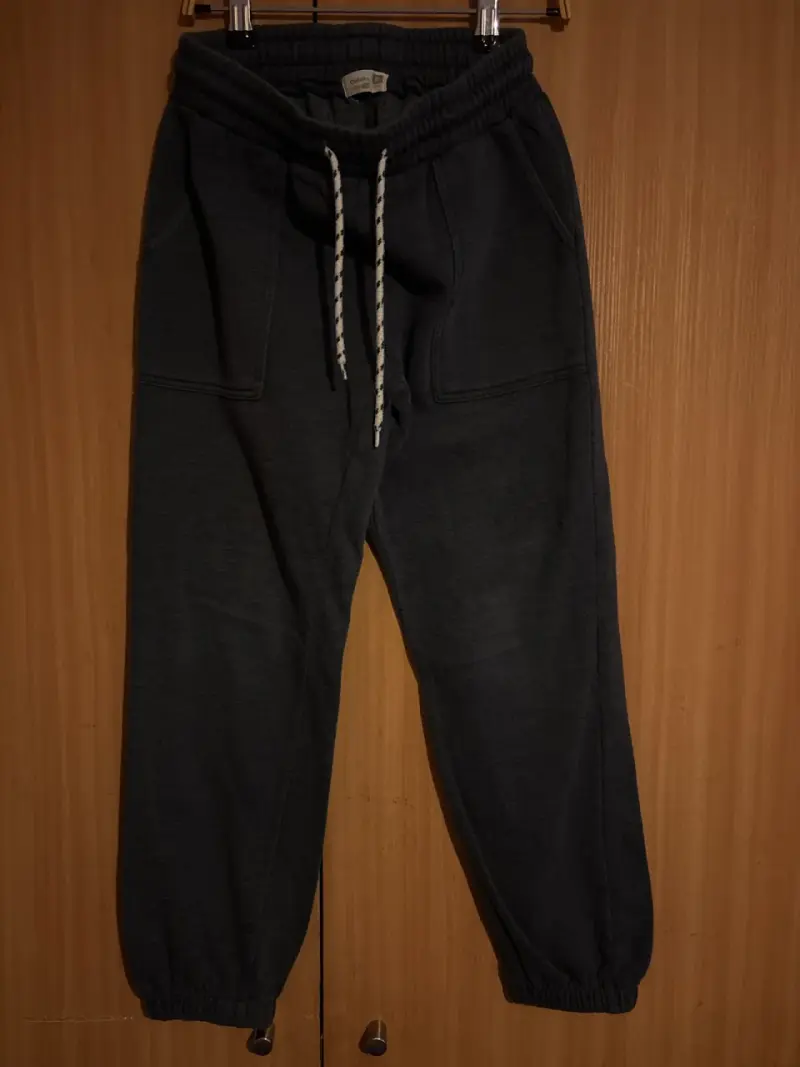 Pantalones deportivos gris