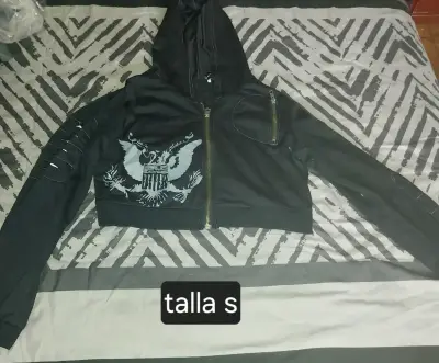 Lote de ropa variada - miniatura 4