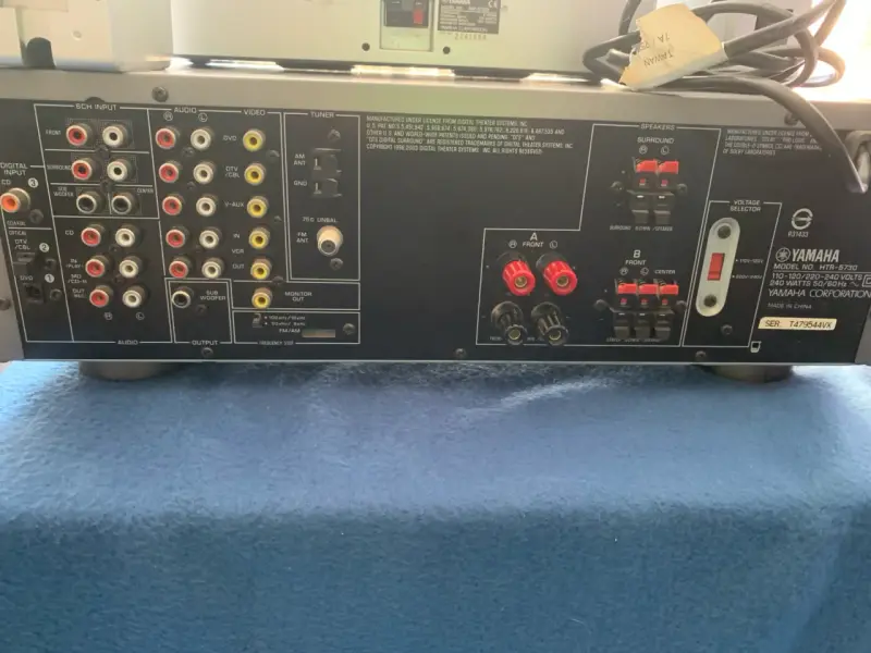 Sistema de sonido Yamaha con parlantes receiver - 2