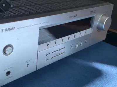 Sistema de sonido Yamaha con parlantes receiver - miniatura 3