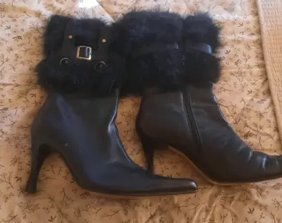Botines negros con tacón y pelaje - miniatura 4