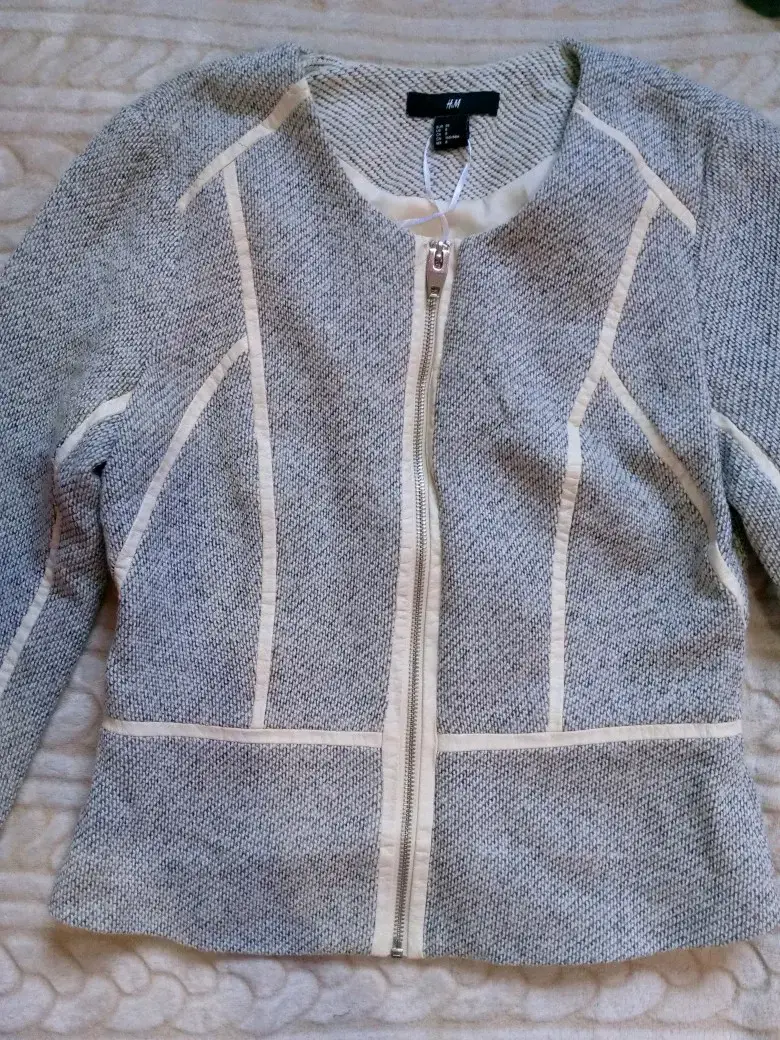 Chaqueta gris con cierre - 2