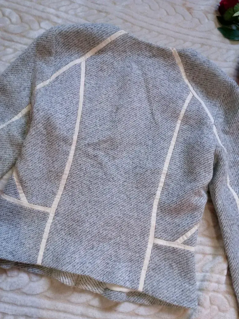 Chaqueta gris con cierre - 3