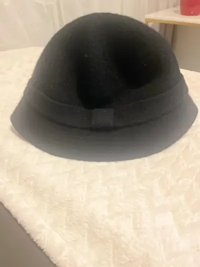 Sombrero negro elegante - miniatura 1