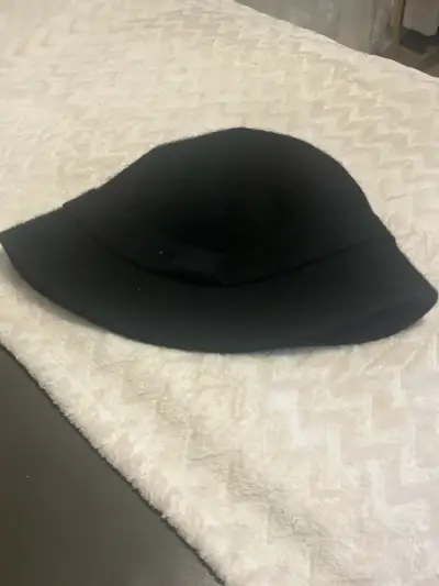 Sombrero negro elegante - miniatura 2