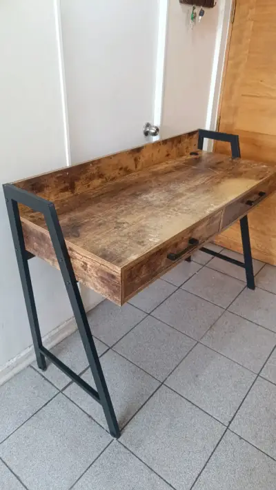 Escritorio fierro y madera - miniatura 1